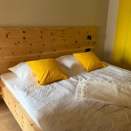 Prázdninový dům Design-appartement Im Gruenen Mit Schwimmteich *